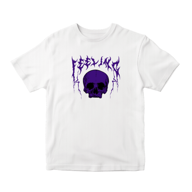 Playera blanca con calavera morada y texto "FEELING" estilo gótico