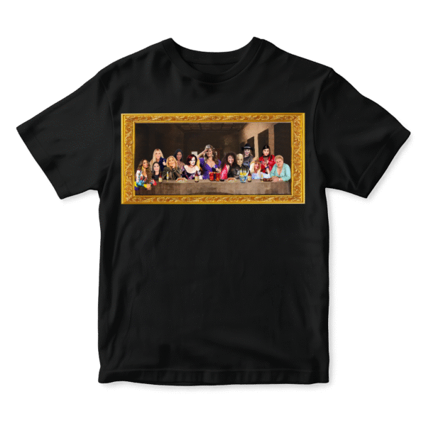 Playera negra con diseño de La Última Cena protagonizada por cantantes femeninas del regional mexicano